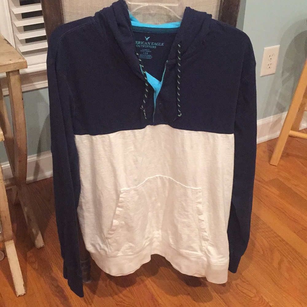 American Eagle hooded T-shirt